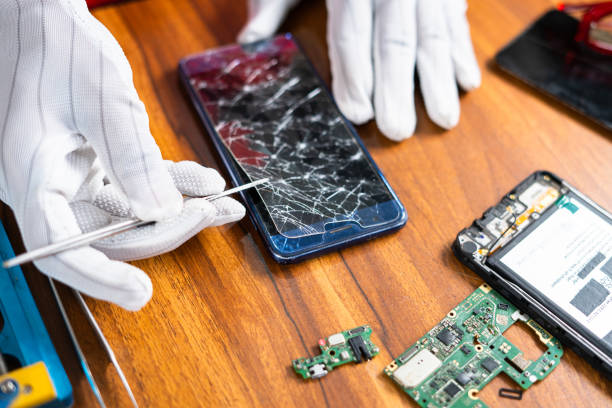 Combien de temps prend en moyenne une réparation d’écran de téléphone dans votre atelier de Lyon 6 ?